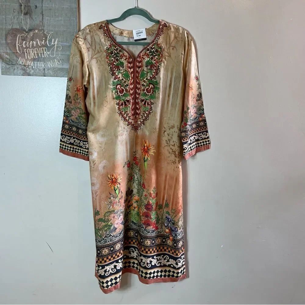 Chandrabindu Tunic - Picture 3 of 7